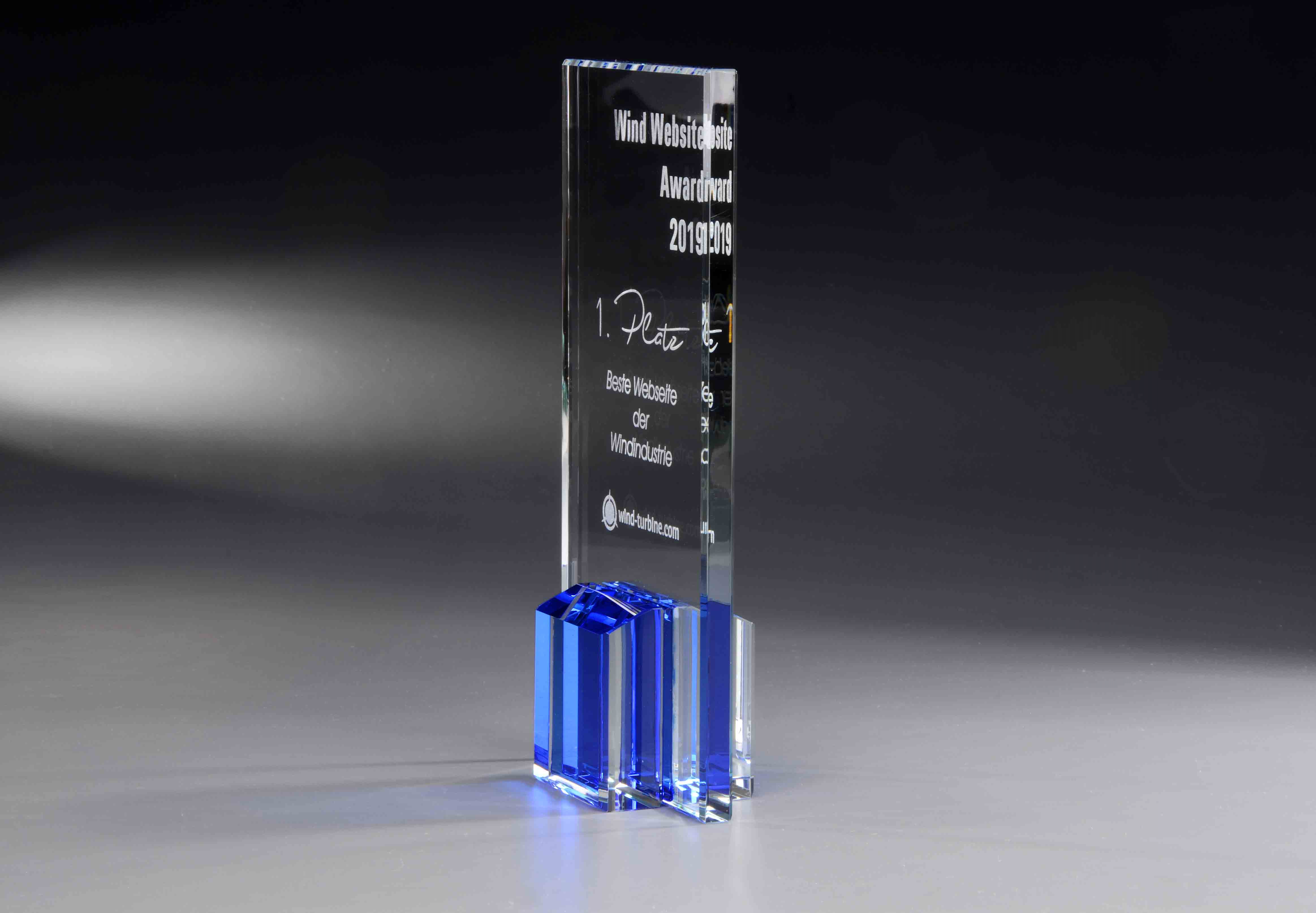 Glastrophäe Statuette clear and blue